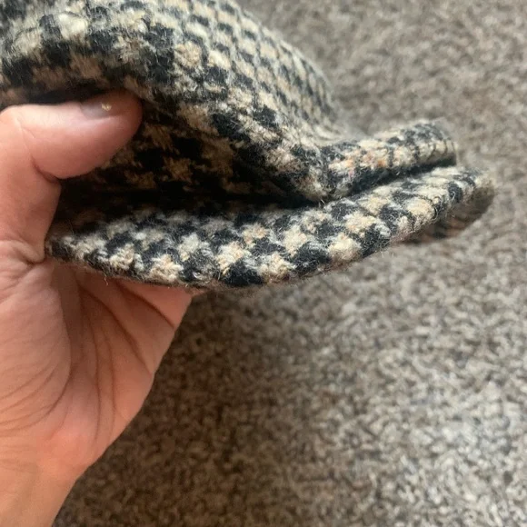 New Christy’s Wool Houndstooth Cap - Picture 6 of 6